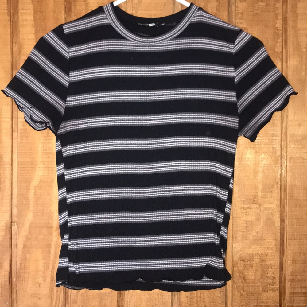 ❤️CHARLOTTE RUSSE Stripped cropped top